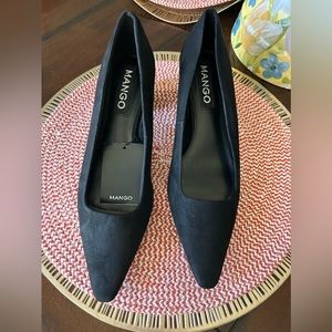 black casual shoe mango brand thick suede heel